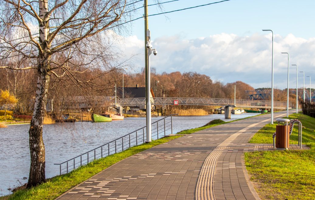 Carnikava village walking path that leads along Gauja