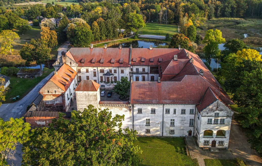 Dundagas pils. Skats no augšas