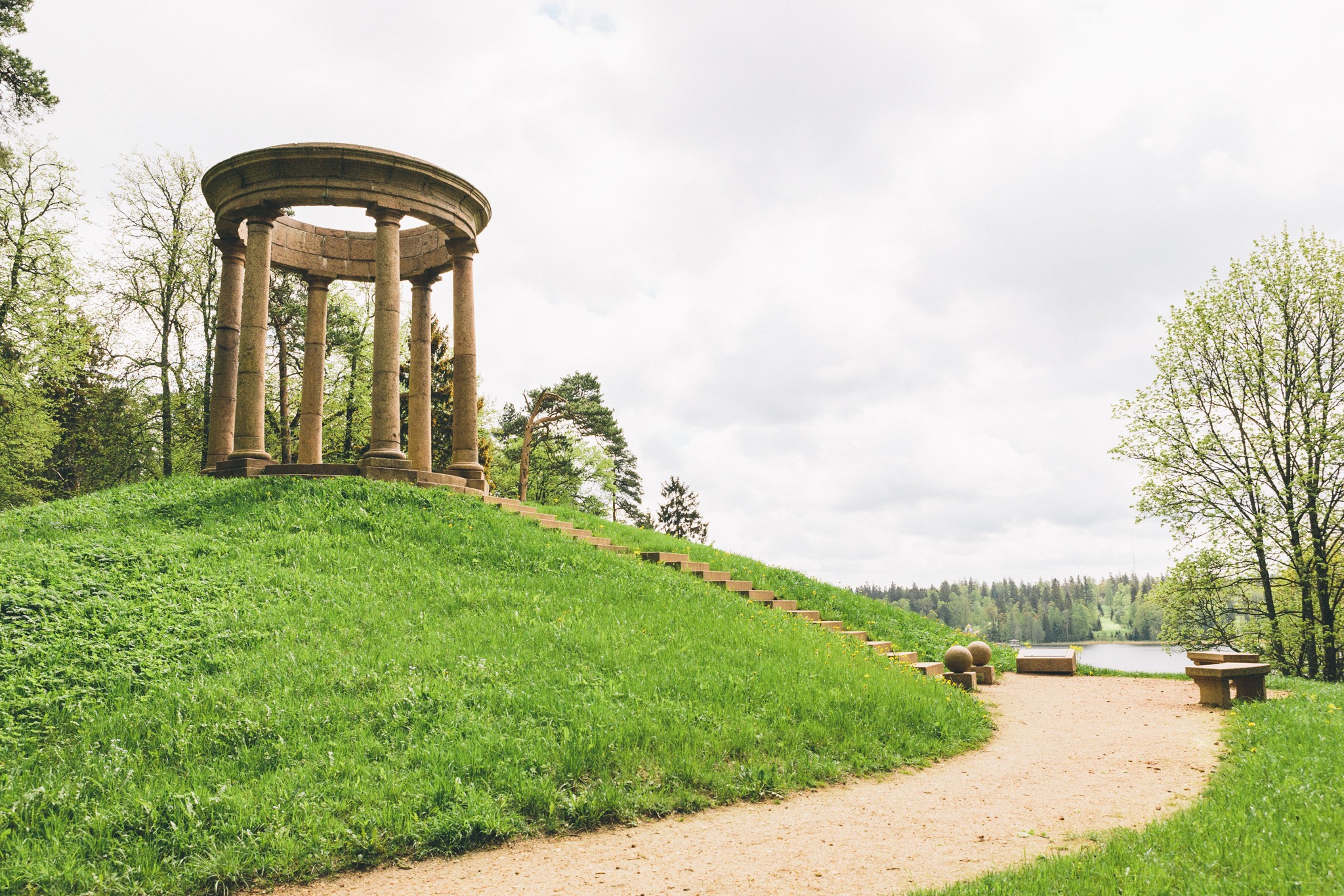 Pavilion - rotunda in Tempļakalnas park in Alūksne