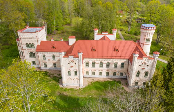 Bird's eye view of the Preiļi manor complex and park