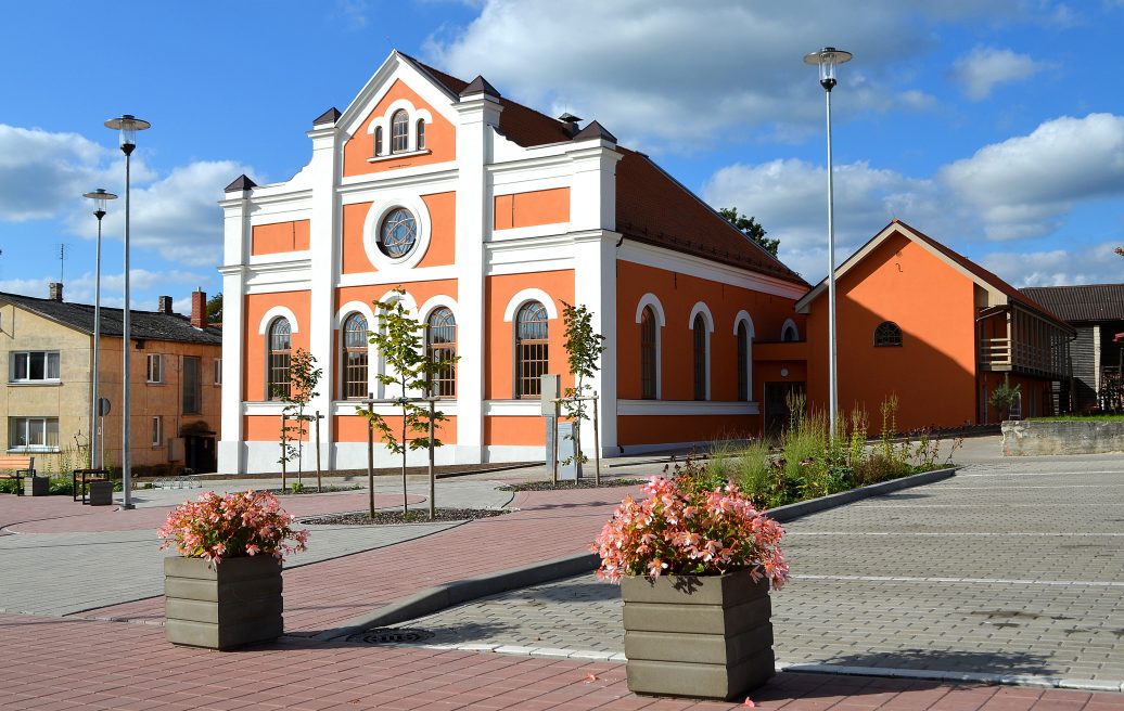 Sabiles Makslas Kulturas Un Turisma Centra ēka pilsētā