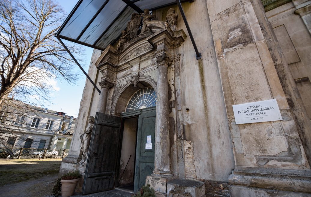 The open entrance to Liepāja's Holy Trinity Cathedral