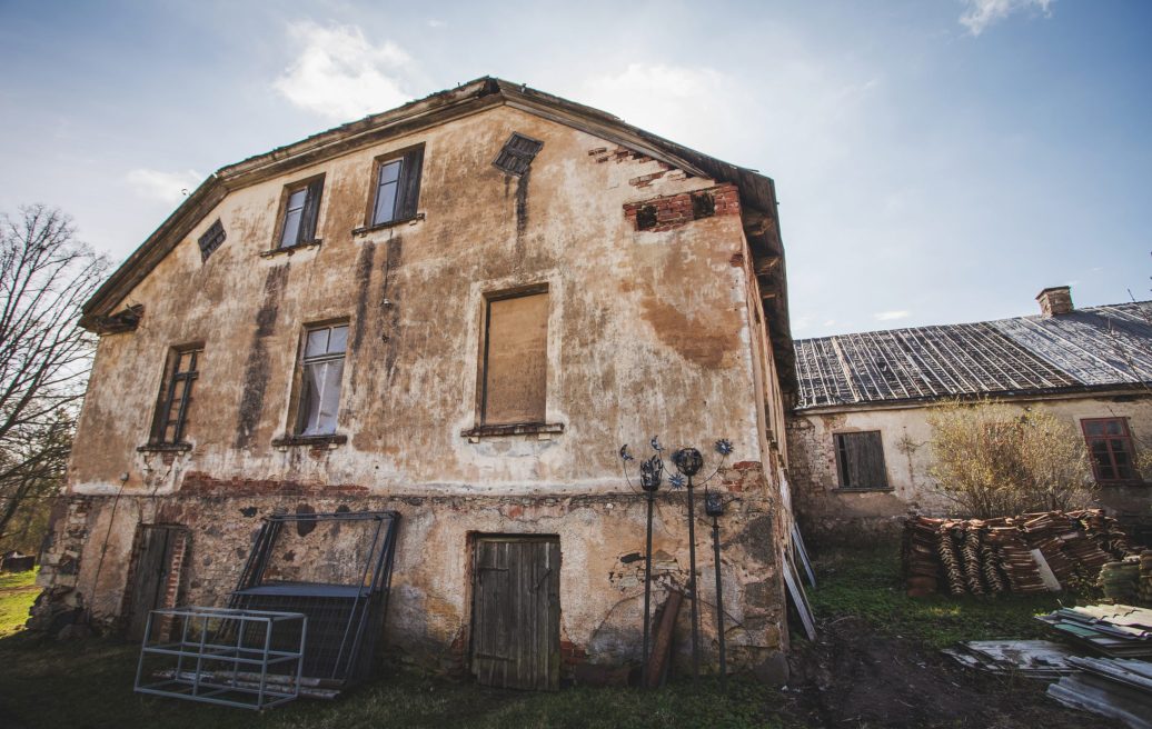 Firks-Pedvāle manor building before restoration works