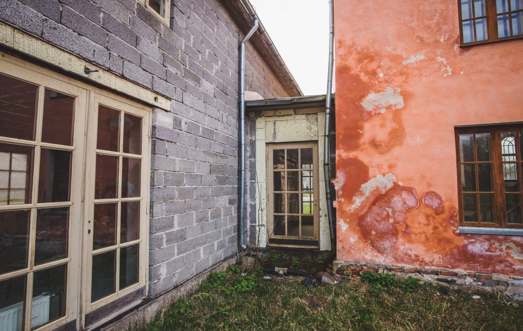 Sabiles Makslas Culture and Tourism Center before renovation with visible damage to the outer wall