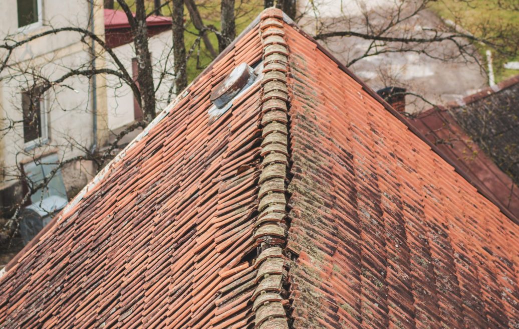 The roof of Smiltene Evangelical Lutheran Church before reconstruction