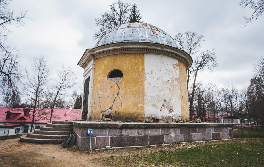 Mausoleum of the Vietinghoff Family before reconstruction