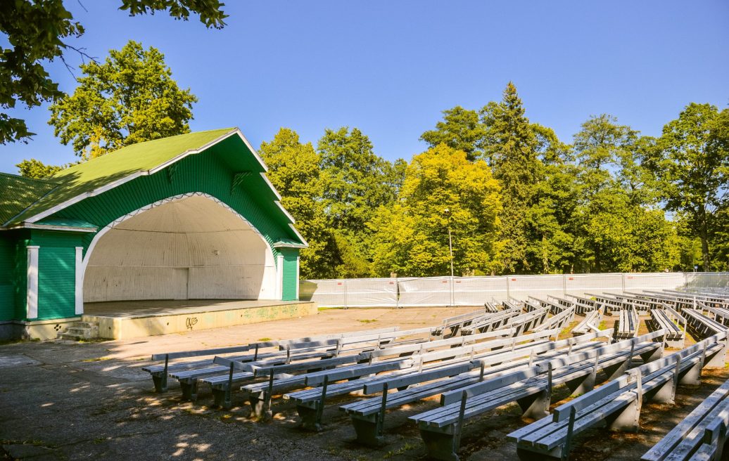 Melluži stage before restoration