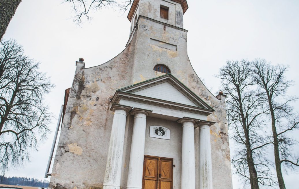 Rubenes evaņģēliski luteriskā baznīca pirms atjaunošanas ārskatā