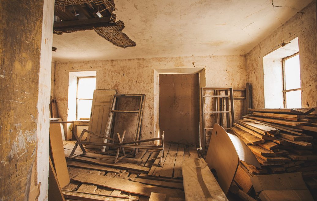 The inside of the Firks-Pedvāle manor in the process of restoration