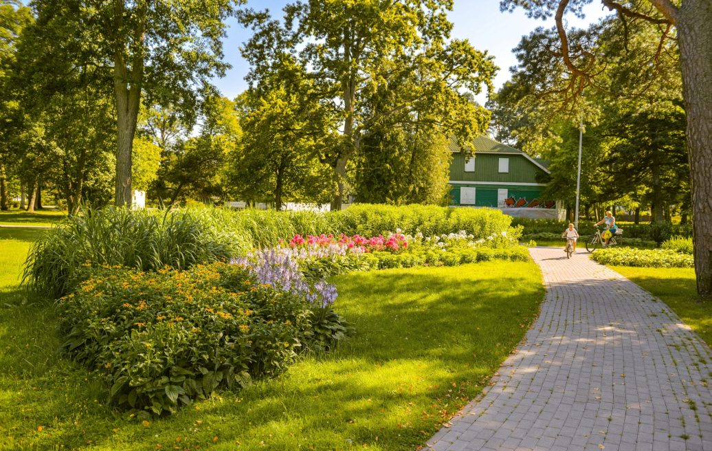 Melluži city park