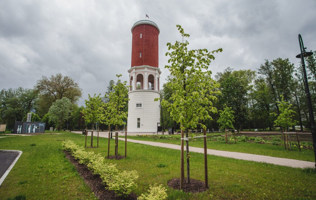 Ķemeru water tower after reconstruction with the Latvian flag at the top of the tower
