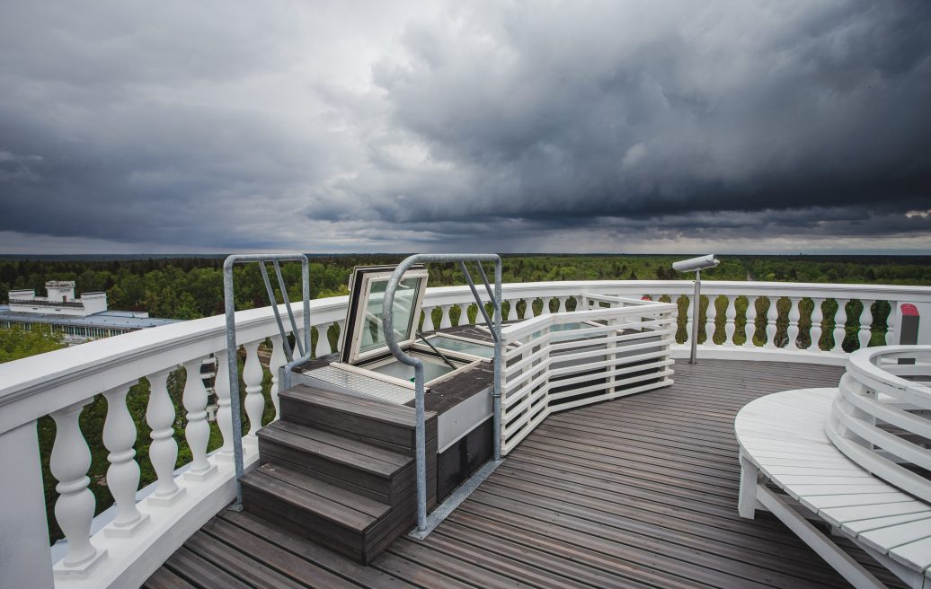 White design on the roof of the Ķemeru water tower after reconstruction