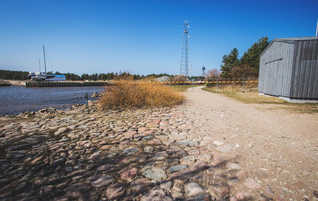 Pāvilostas pretplūdu aizsargbūve – promenāde ar nožogojumu