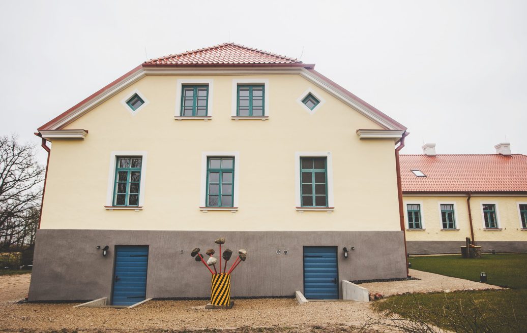 Exterior view of the central building of the Firks-Pedvāle manor