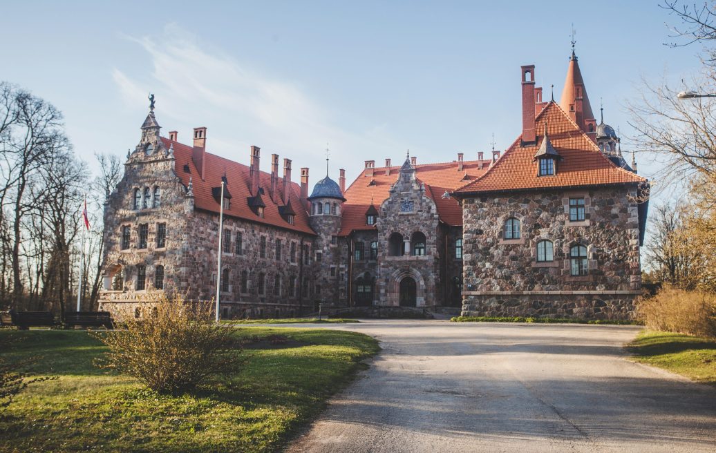 Cesvaine Castle in full view