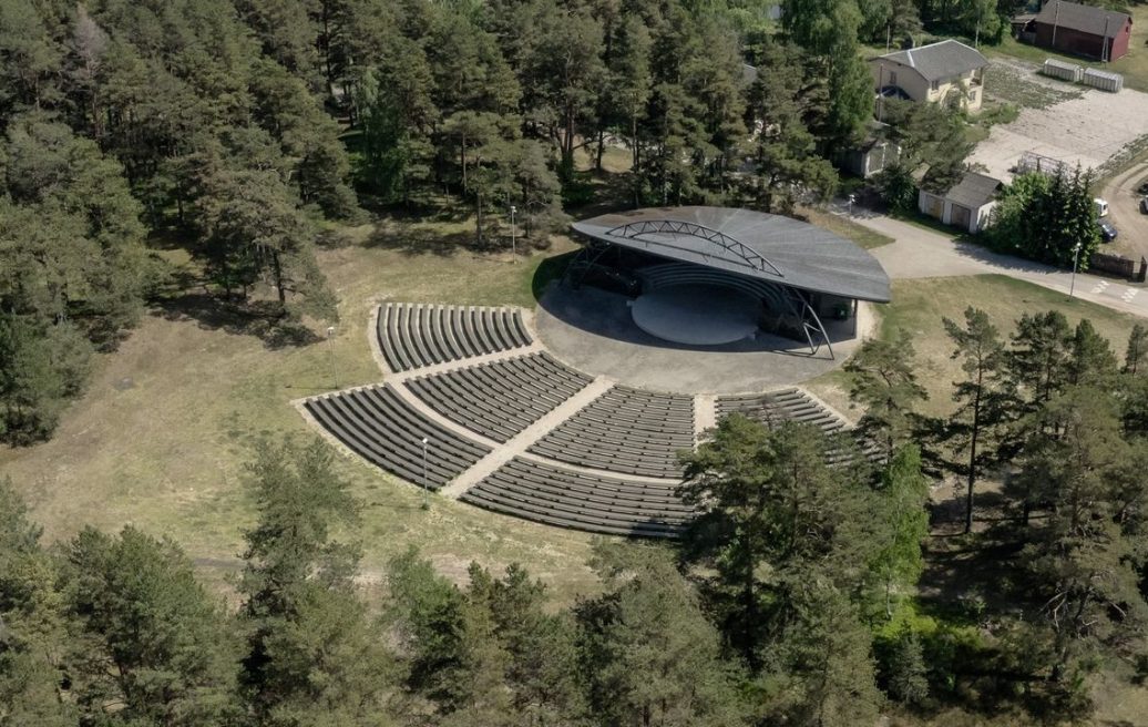 The beautiful architecture of the Jegerlejas stage in Mersrags