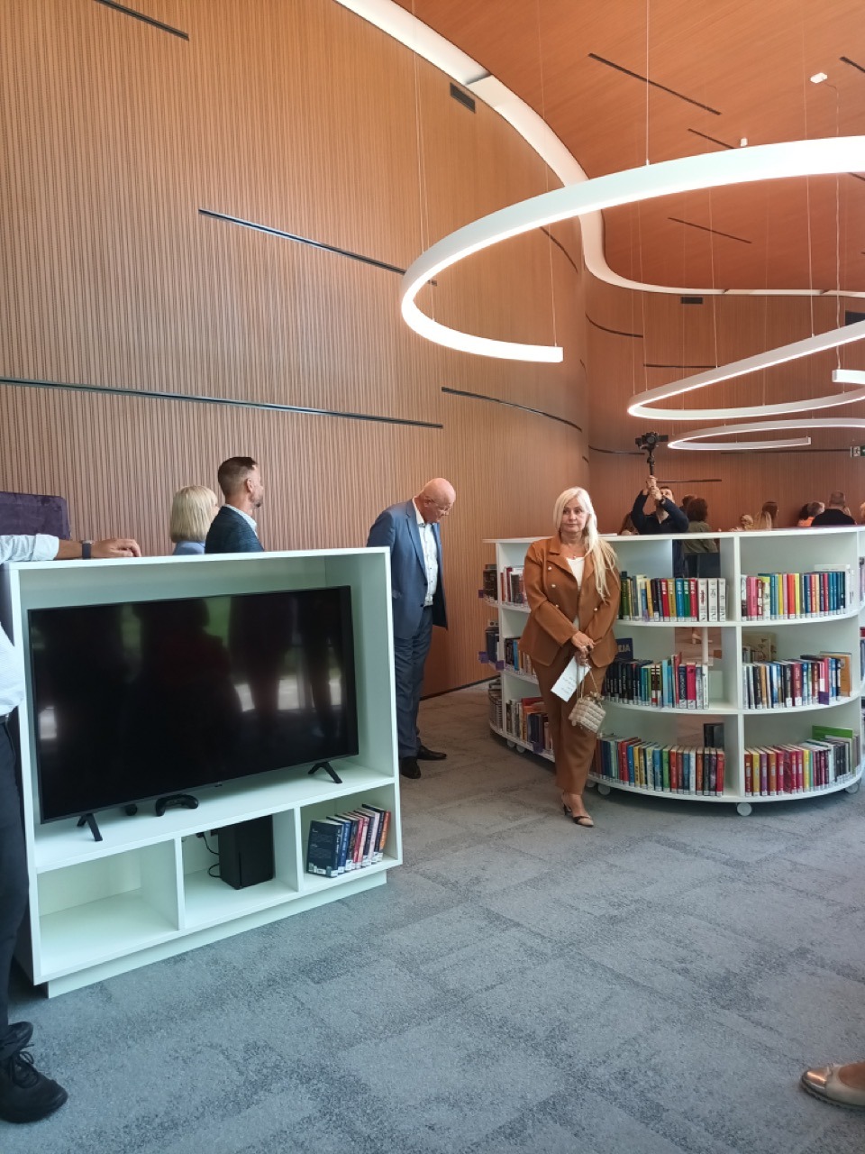 The interior of the Galiņciems Library building