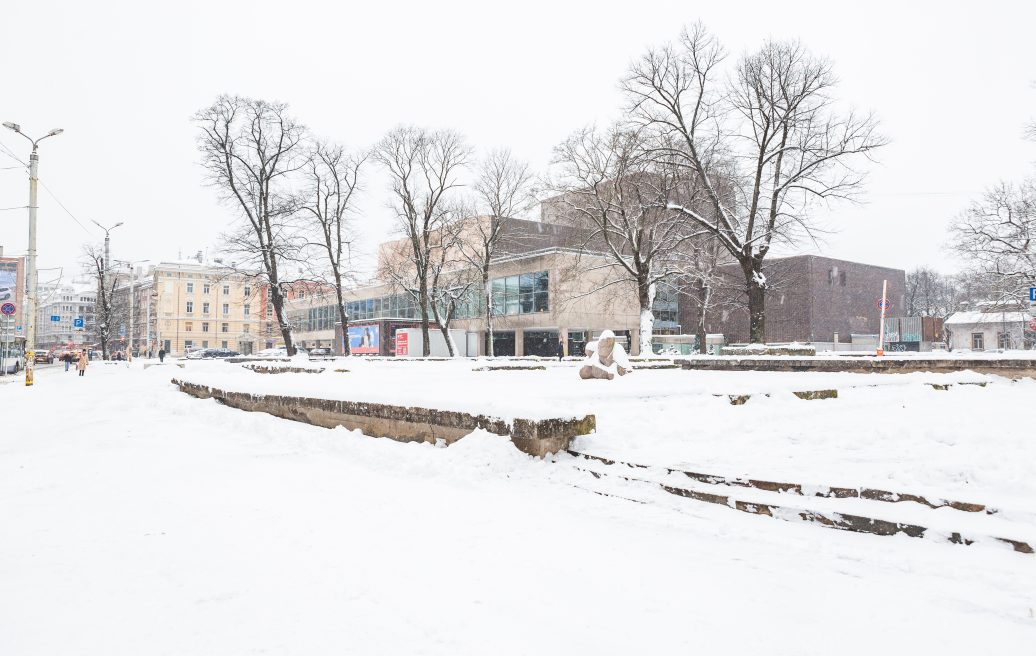 Dailes teātra priekšlaukums pirms rekonstrukcijas